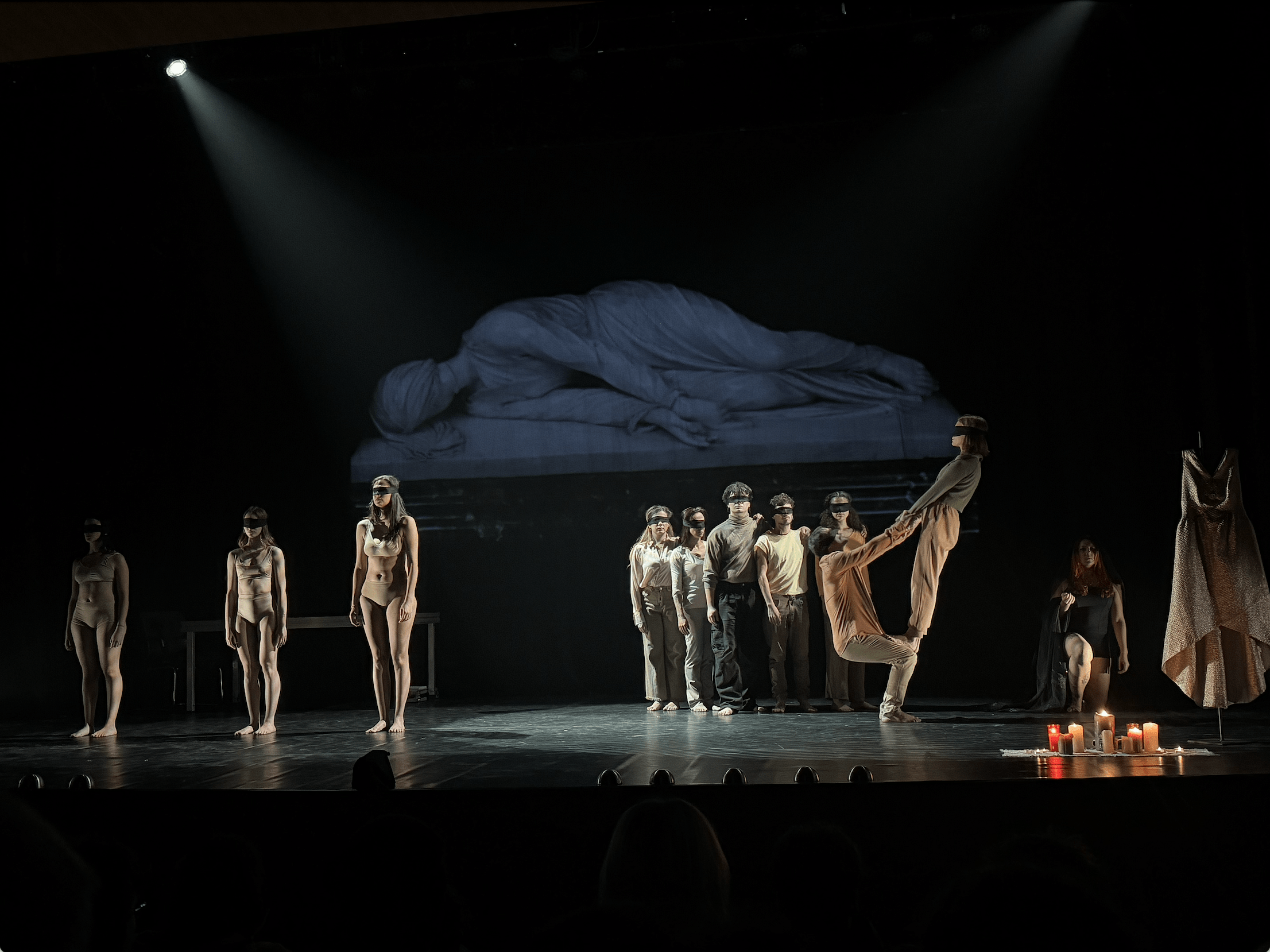 Escena de la representación de una obra del Grupo de Teatro de la UGR
