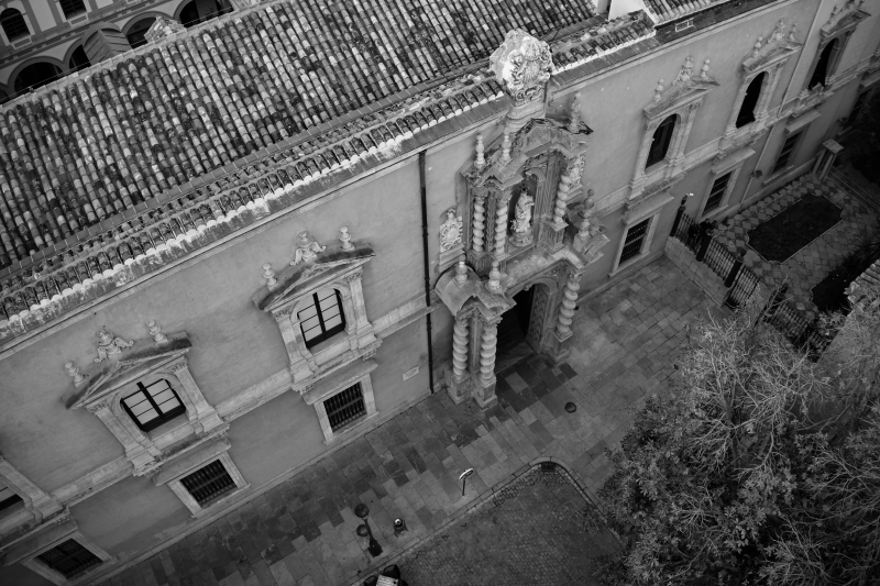 Fotografía aérea de la fachada del Hospital Real