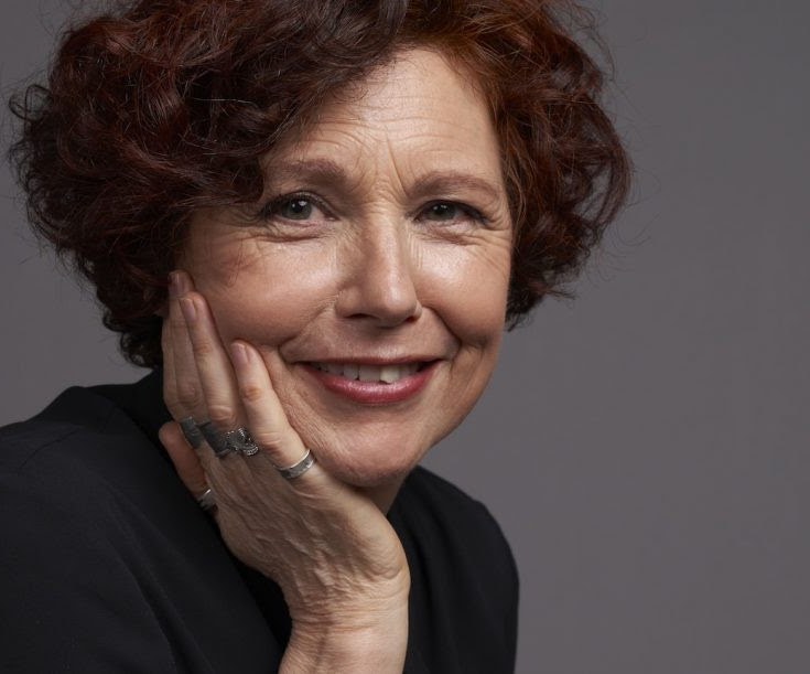 Conversación con Cineastas Fotografía en primer plano de la directora de cine Icicar Bollain